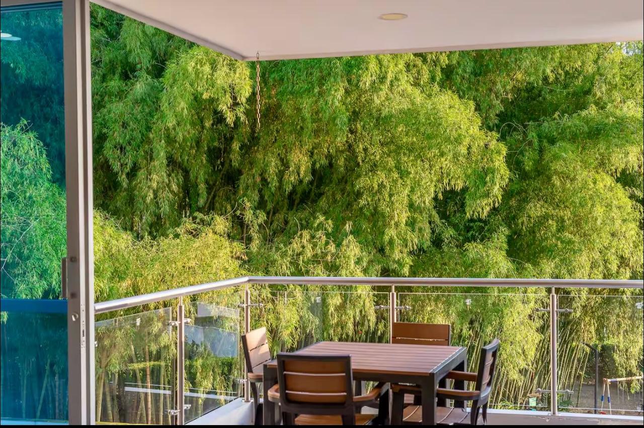 Corales Apartasuit Armenia